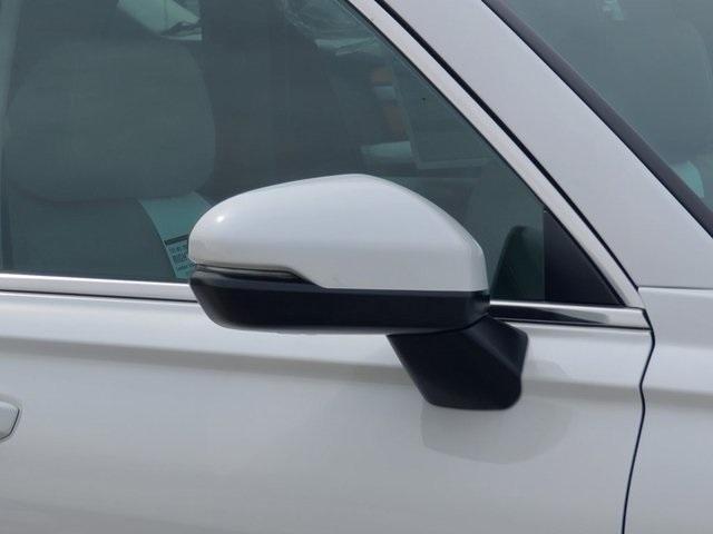 Photo of 2026 Platinum White Pearl Honda CR-V