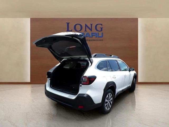 Photo of 2023 Crystal White Pearl Subaru Outback