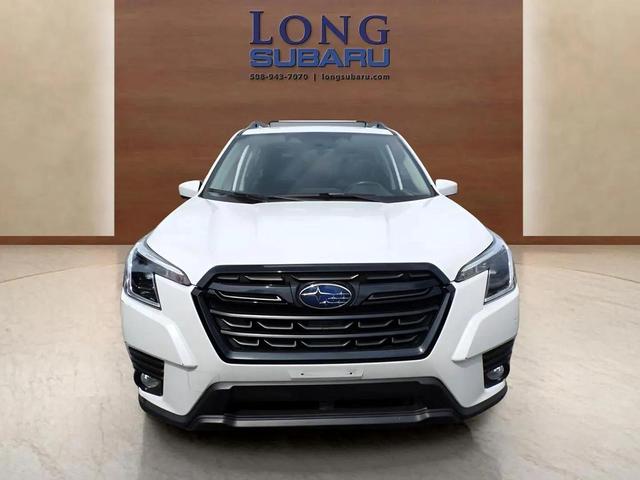 Photo of 2023 Crystal White Pearl Subaru Forester