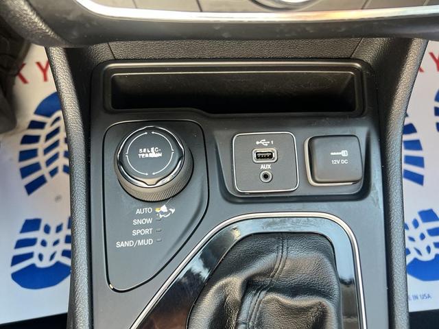 Photo of 2020 Billet Silver Metallic Clearcoat Jeep Cherokee