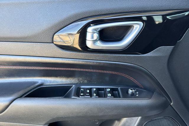 Photo of 2024 Silver Zynith Jeep Compass