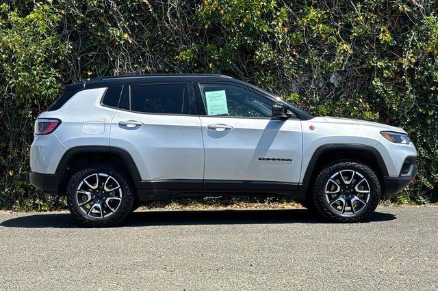 Photo of 2024 Silver Zynith Jeep Compass