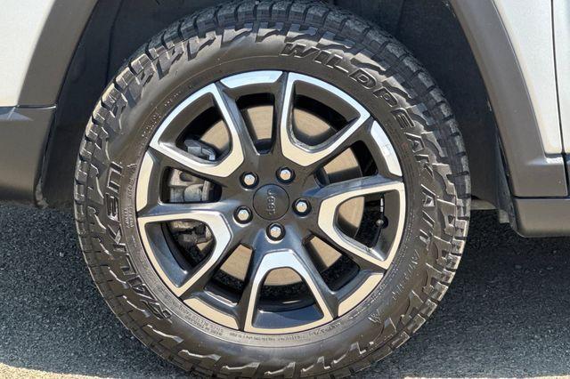 Photo of 2024 Silver Zynith Jeep Compass