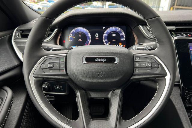 Photo of 2025 Velvet Red Pearlcoat Jeep Grand Cherokee