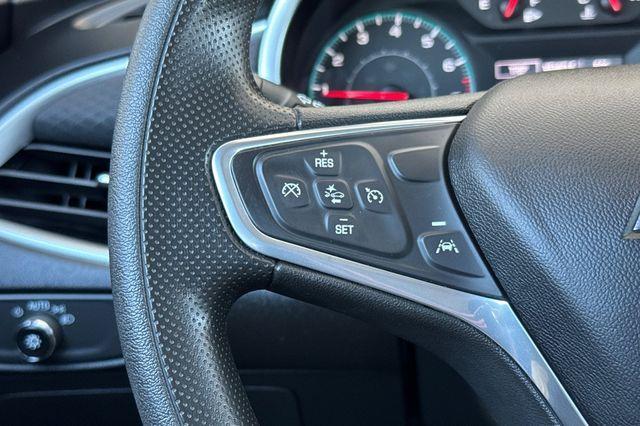Photo of 2023 Summit White Chevrolet Malibu