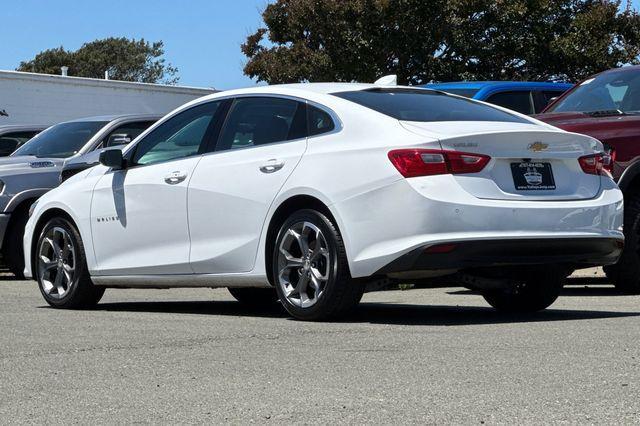 Photo of 2023 Summit White Chevrolet Malibu