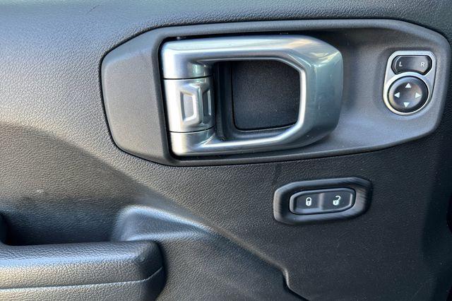 Photo of 2024 Black Clearcoat Jeep Wrangler