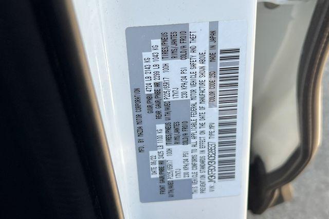Photo of 2022 Snowflake White Pearl Mazda CX-5