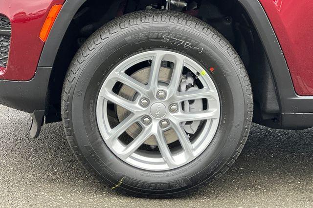 Photo of 2025 Velvet Red Pearlcoat Jeep Grand Cherokee
