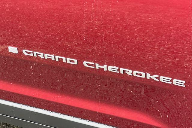 Photo of 2025 Velvet Red Pearlcoat Jeep Grand Cherokee