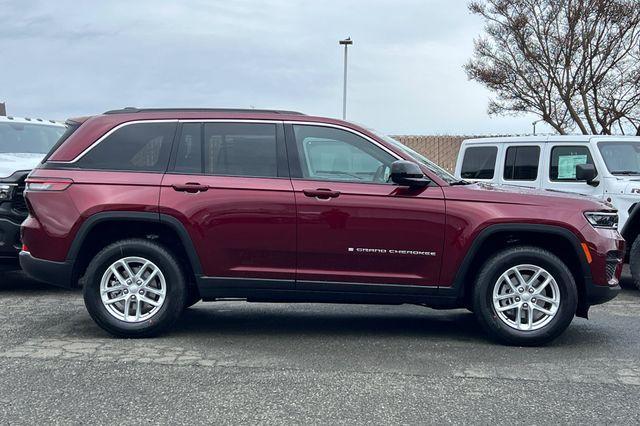 Photo of 2025 Velvet Red Pearlcoat Jeep Grand Cherokee