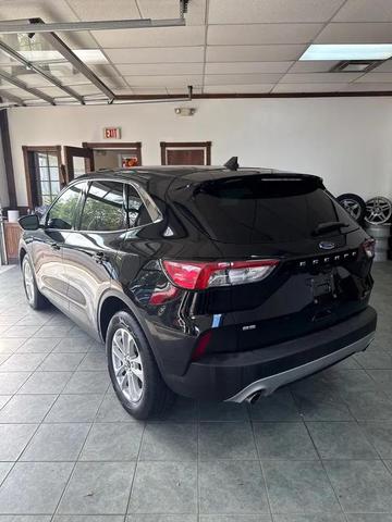 Photo of 2021 Black Ford Escape
