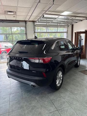 Photo of 2021 Black Ford Escape