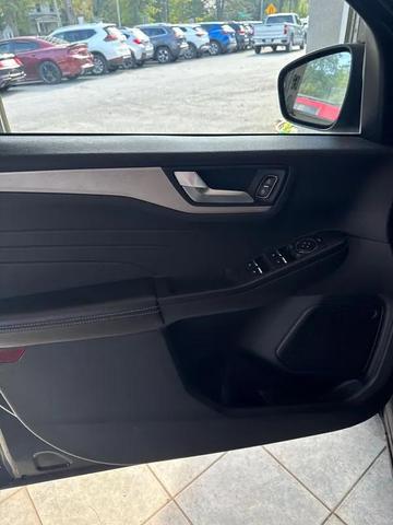 Photo of 2021 Black Ford Escape