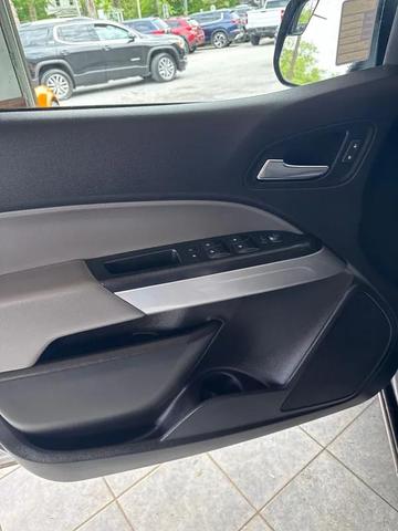 Photo of 2018 Silver Chevrolet Colorado