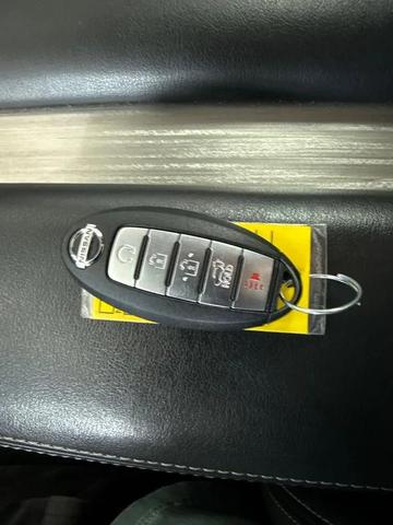 Photo of 2017 Gray Nissan Murano