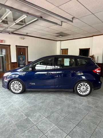 Photo of 2017 Blue Ford C-Max Energi
