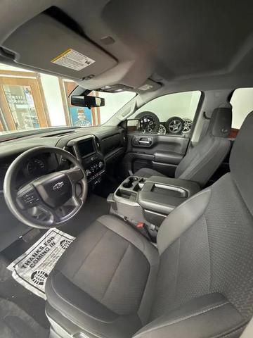 Photo of 2022 White Chevrolet Silverado 1500
