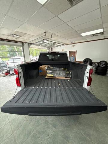 Photo of 2022 White Chevrolet Silverado 1500
