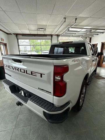 Photo of 2022 White Chevrolet Silverado 1500