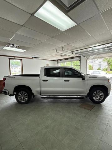 Photo of 2022 White Chevrolet Silverado 1500