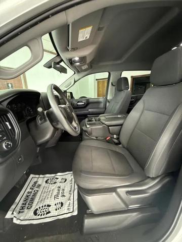 Photo of 2022 White Chevrolet Silverado 1500