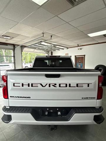 Photo of 2022 White Chevrolet Silverado 1500