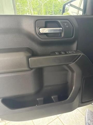 Photo of 2022 White Chevrolet Silverado 1500