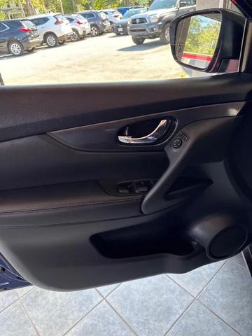 Photo of 2018 Blue Nissan Rogue
