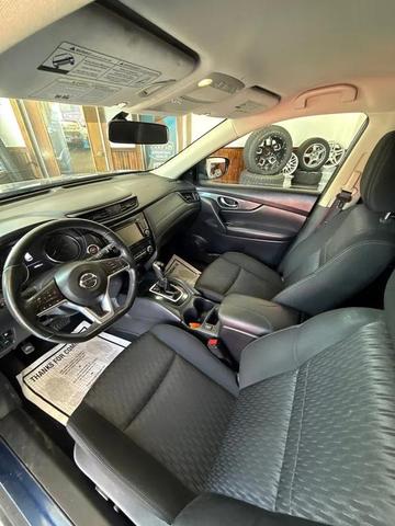 Photo of 2018 Blue Nissan Rogue