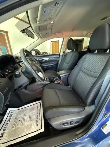 Photo of 2018 Blue Nissan Rogue