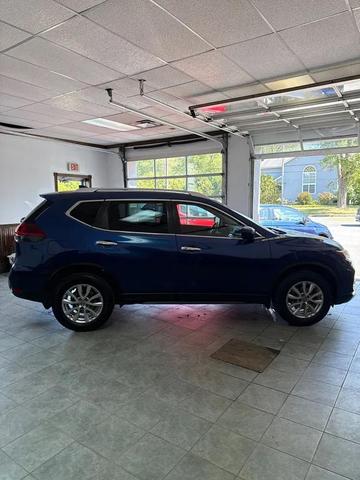 Photo of 2018 Blue Nissan Rogue