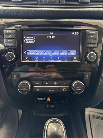 Photo of 2018 Blue Nissan Rogue
