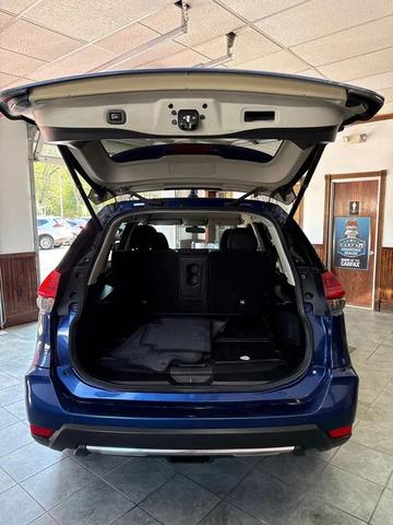 Photo of 2018 Blue Nissan Rogue