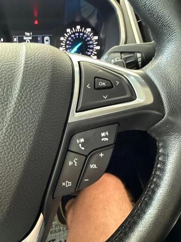 Photo of 2018 Blue Ford Edge