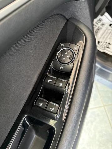 Photo of 2018 Blue Ford Edge