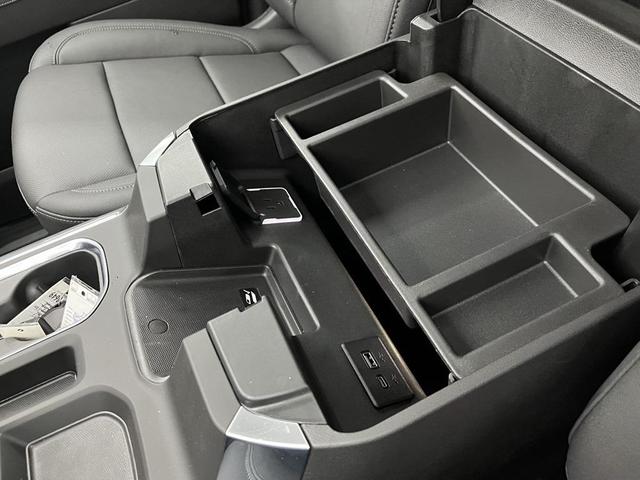 Photo of 2025 Onyx Black GMC Sierra 1500
