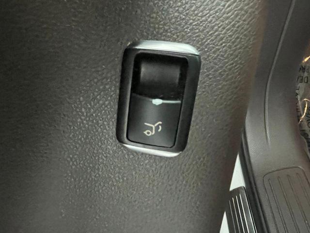 Photo of 2017 Polar White Mercedes-Benz GLE 350