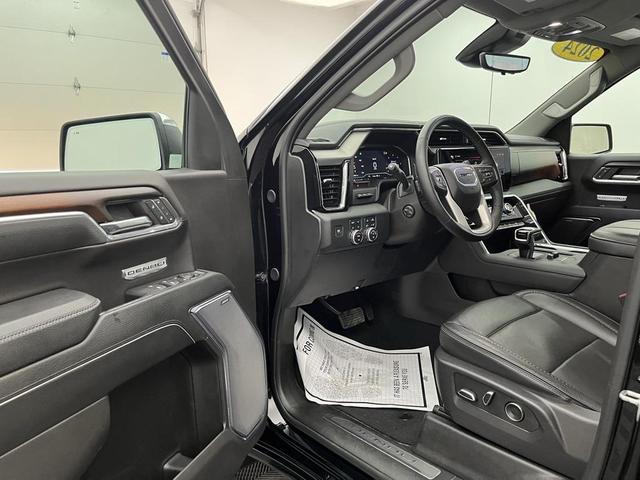 Photo of 2024 Onyx Black GMC Sierra 1500