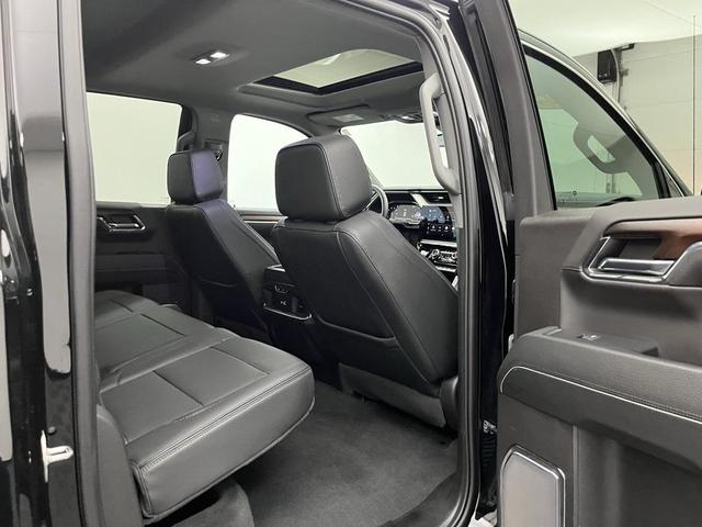 Photo of 2024 Onyx Black GMC Sierra 1500