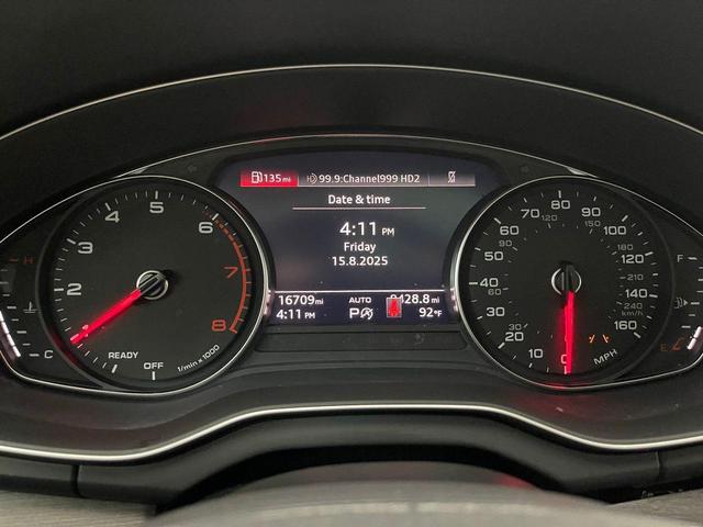 Photo of 2022 Black Metallic Audi Q5