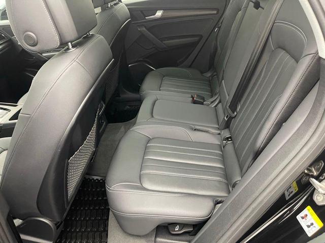 Photo of 2022 Black Metallic Audi Q5