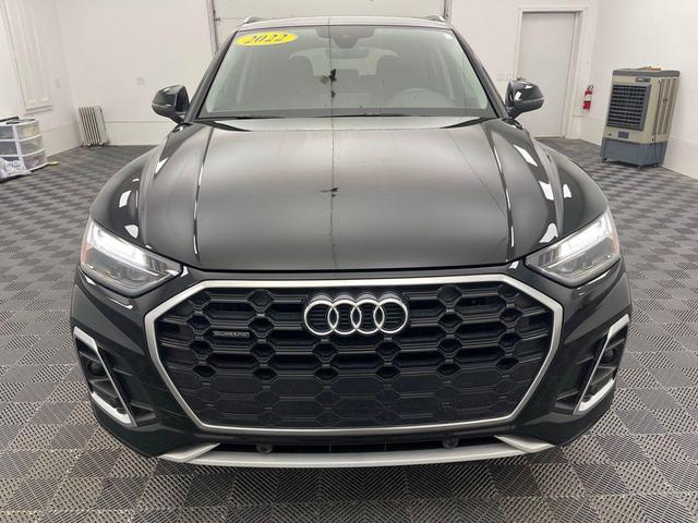 Photo of 2022 Black Metallic Audi Q5