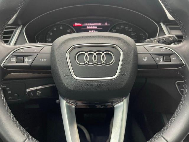 Photo of 2022 Black Metallic Audi Q5