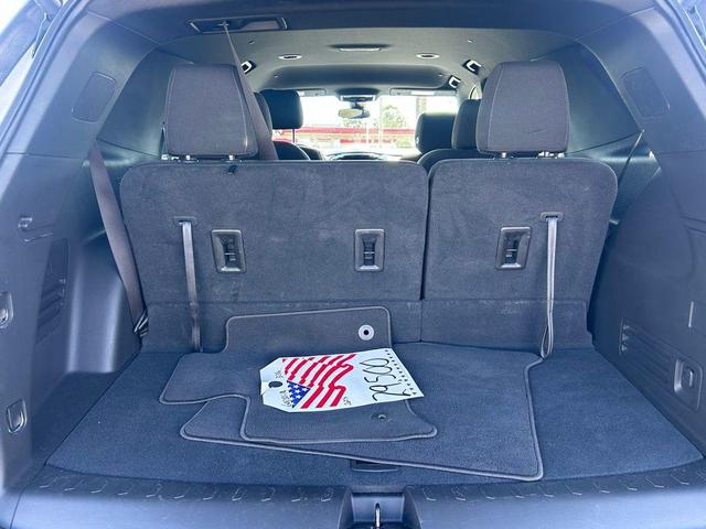 Photo of 2023 Summit White Chevrolet Traverse