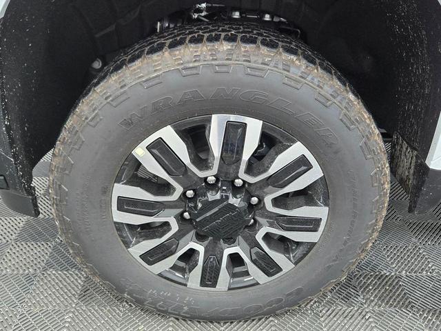 Photo of 2026 Summit White GMC Sierra 2500