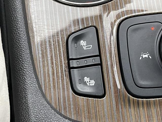 Photo of 2023 Ebony Twilight Metallic GMC Acadia