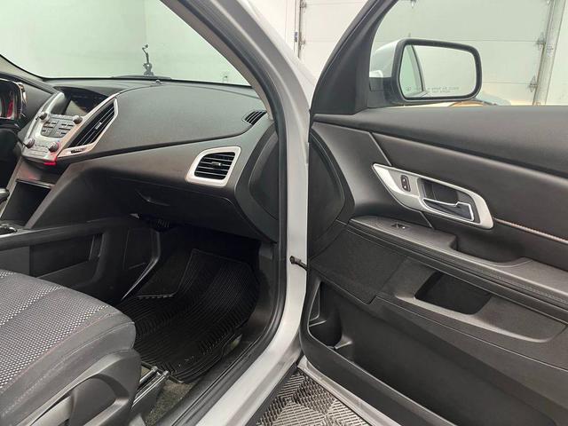 Photo of 2017 Quicksilver Metallic GMC Terrain
