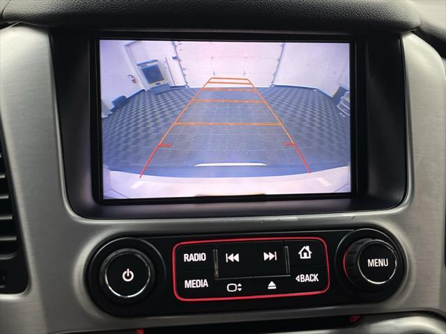 Photo of 2016 White Frost Tricoat GMC Yukon XL