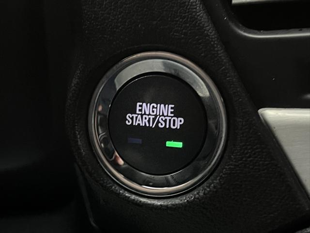 Photo of 2016 White Frost Tricoat GMC Yukon XL
